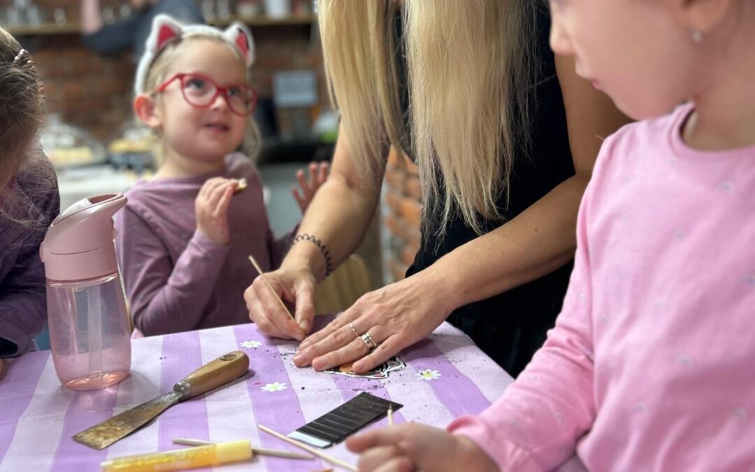 WORKSHOP GÁBI PŘILÁKAL DO PECIVÁLEČKA SPOUSTU SERIÁLOVÝCH FANYNEK